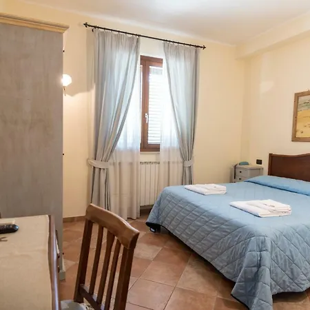 Al Pian D'assisi לינה וארוחת בוקר 3*