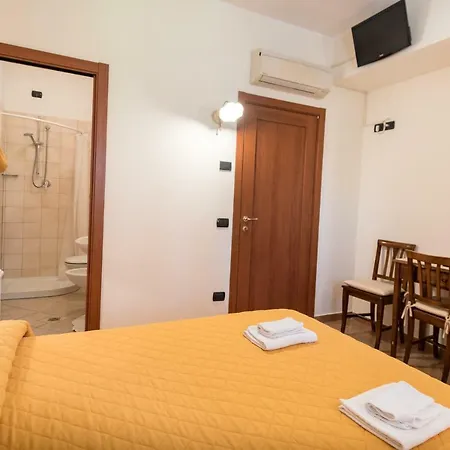 Al Pian D'assisi Bed & Breakfast 3*