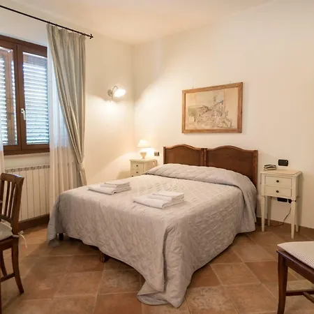 Al Pian D'assisi Oda ve Kahvaltı 3*